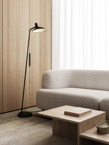 Black Arc Floor Lamp with Adjustable Curved Head – Modern Industrial Standing Lamp for Stylish Home Lighting 1